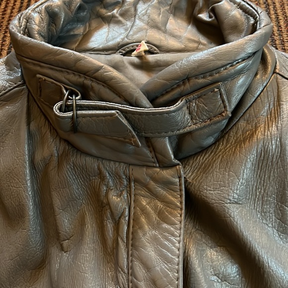 Leather jacket - Picture 3 of 4